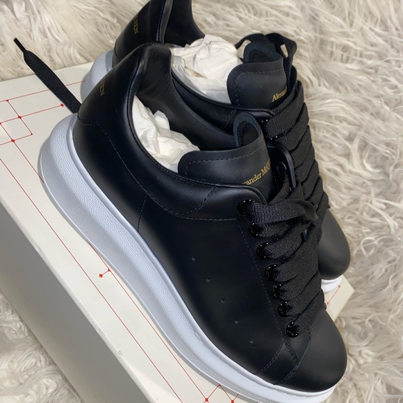 Alexander McQueens - Picture 3 of 5